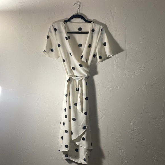 Cupshe Dresses & Skirts - ⚫️‼️NWT‼️”CUPSHE” Black/White Polka Dot Wrap Dress